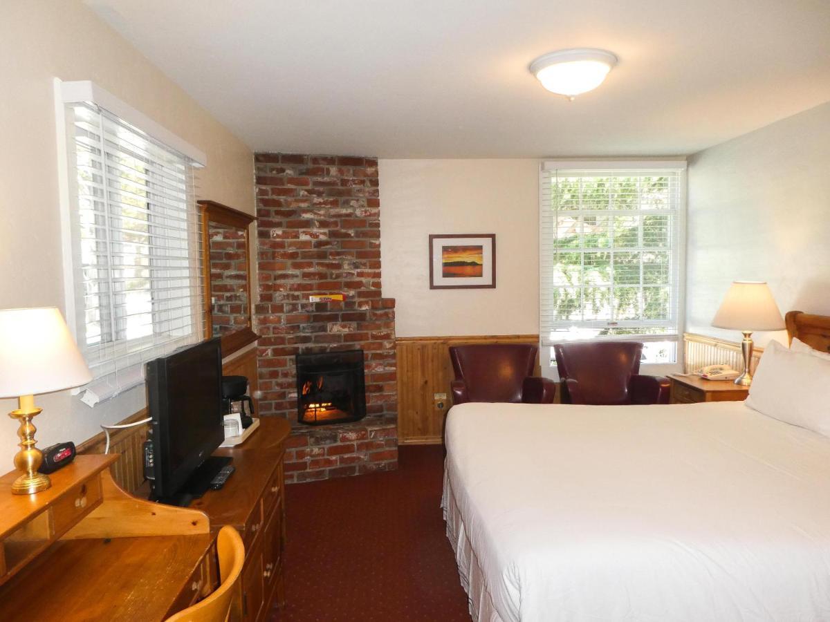 Carmel Fireplace Inn Zimmer foto